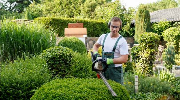 Un jardinier paysagiste